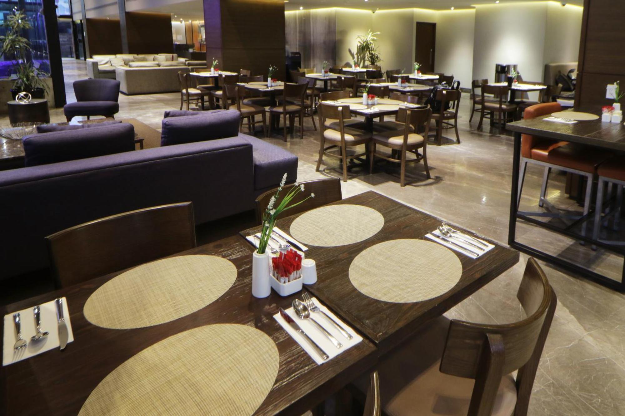 Holiday Inn Express & Suites Monterrey Valle By Ihg San Pedro Garza Garcia Exteriör bild
